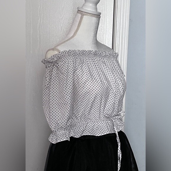 Off The Shoulder Polka dots Blouse Puffed Sleeves - Picture 5 of 11
